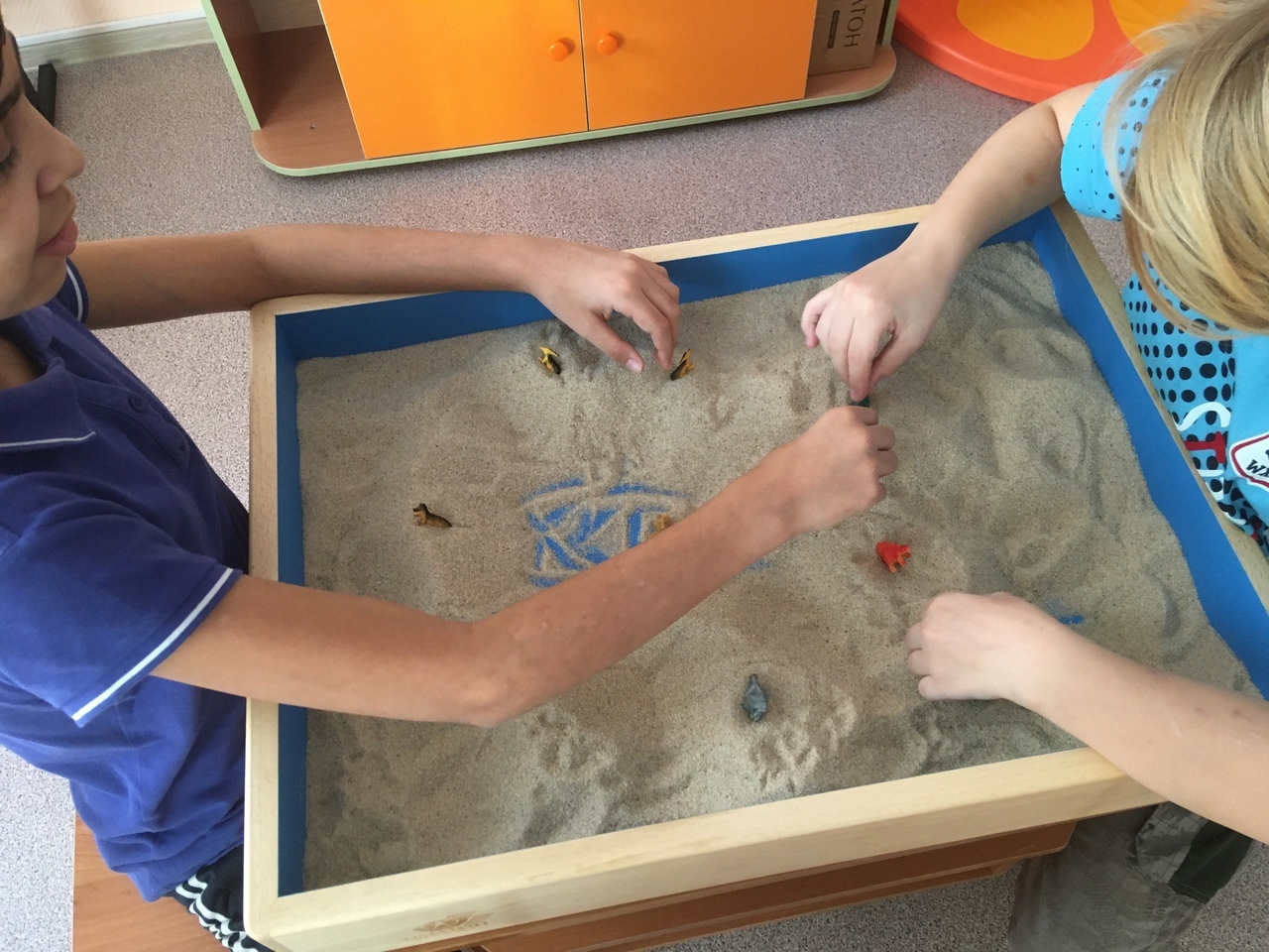 Игровые комнаты с кинетическим песком для детей рядом с